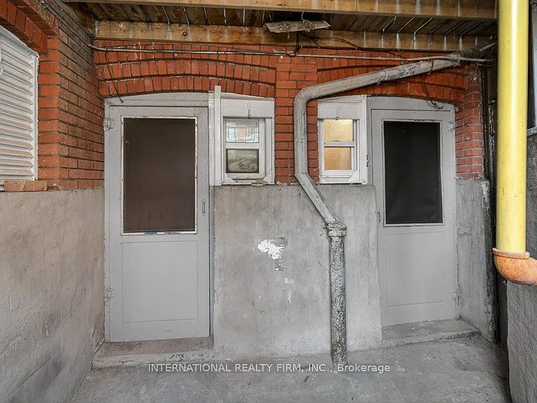 109 Balsam Ave S #2 — Photo 20
