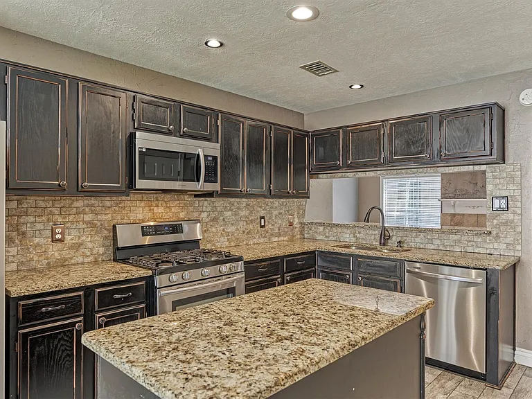 30 Cottage Grove Pl — Photo 20