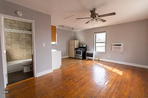 1604 Harrison St Photo 1