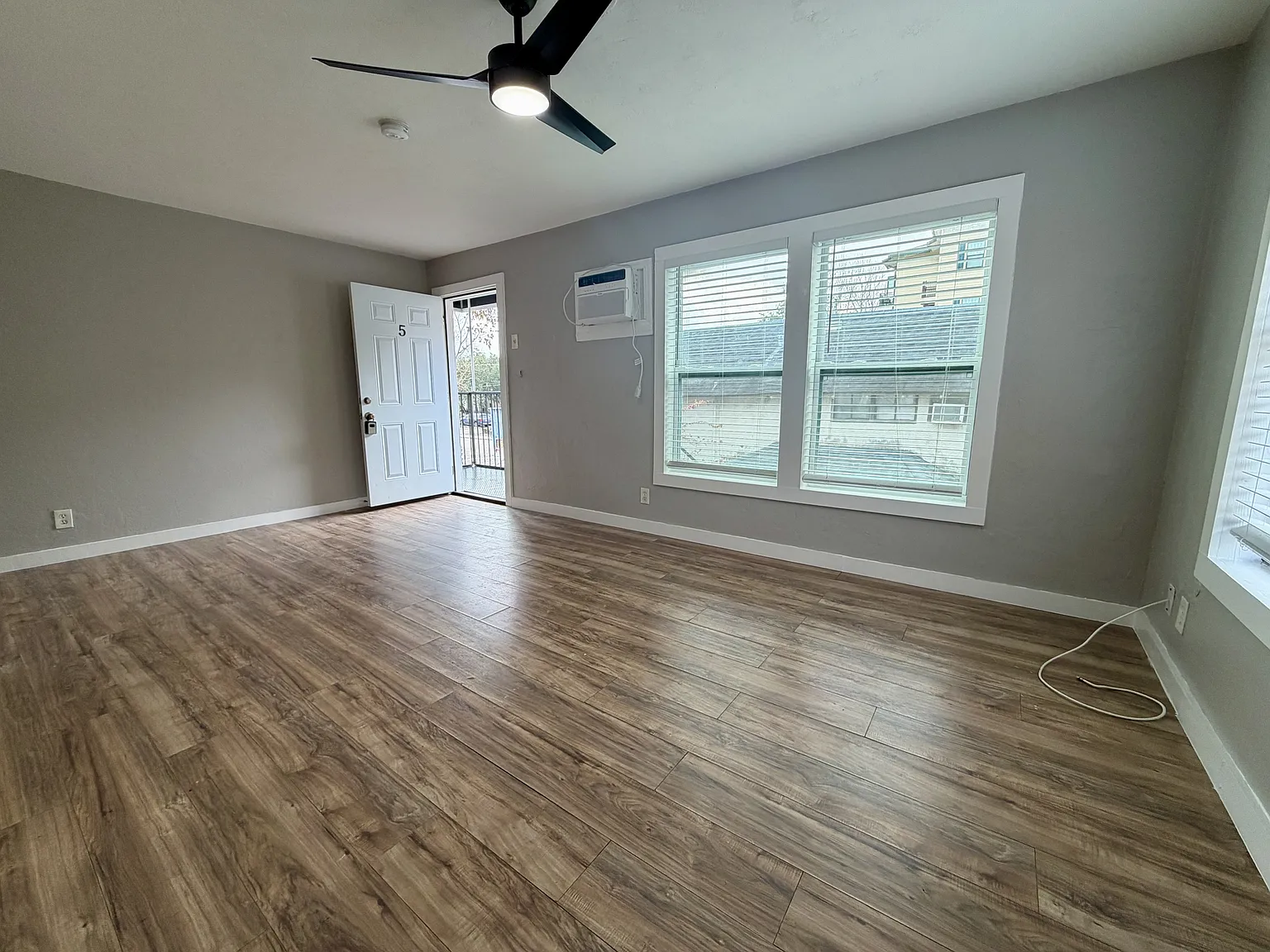 New Smyrna Apartments - 5 — Photo 4