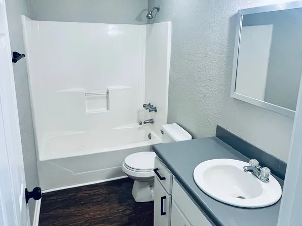 323 S 12th St, 323 S 12th St APT E, Van Buren, AR 72956