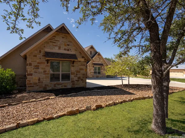 410 CYPRESS ESTATES PKWY, Ingram, TX 78025