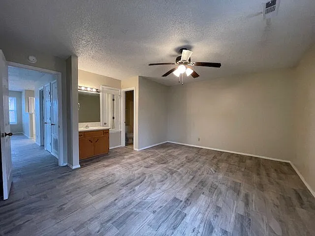 1407 S 12th St — Photo 11