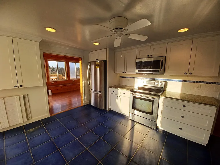 kitchen looking toward sunroom
