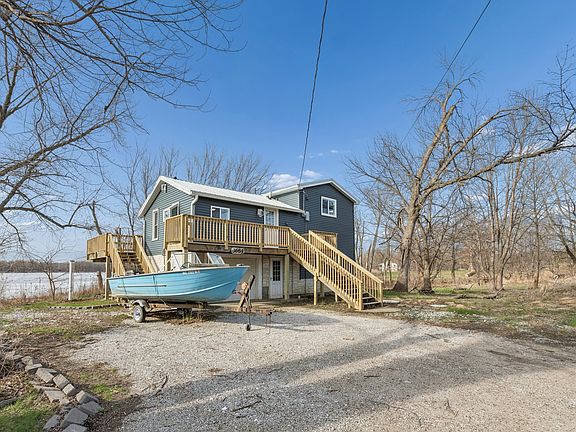 3rd image of 3664 Dismore Rd