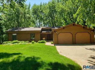 101 Pine Ln, Alcester, SD 57001