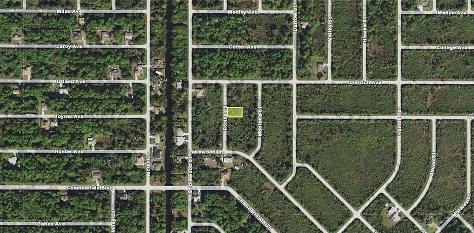 2nd image of 208 Portage St