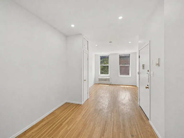 510 Observer Hwy #2W — Photo 2
