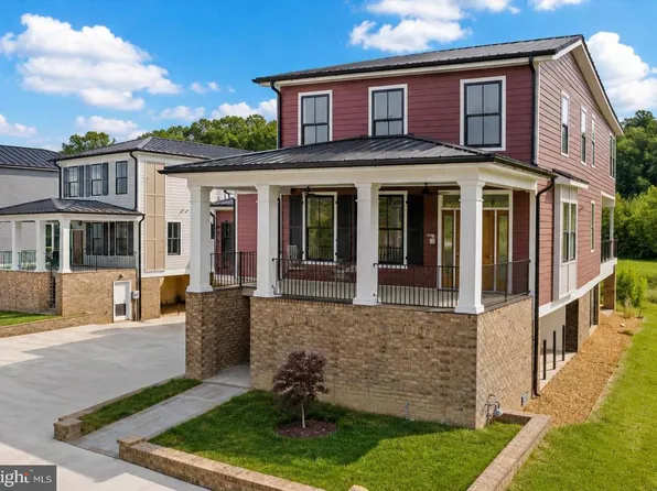 1111 Sophia St, Fredericksburg, VA 22401