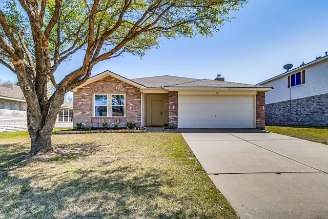 1721 Southridge Ln — Photo 1