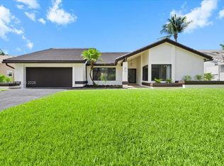 9272 NW 18th St, Plantation, FL 33322