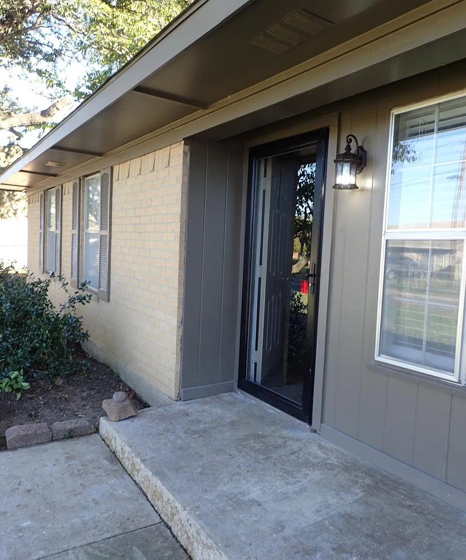 205 W Alene Dr — Photo 2