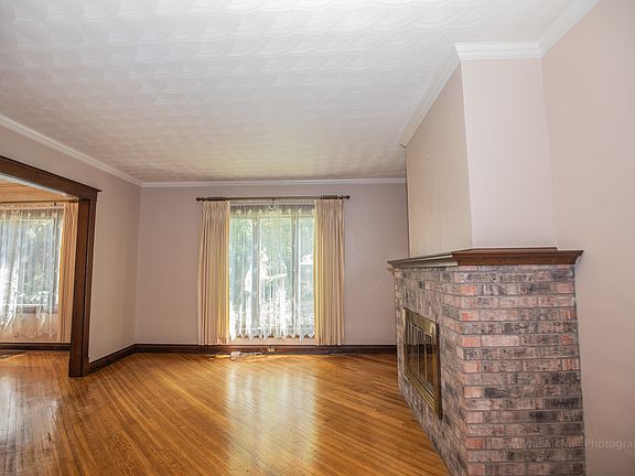 3rd image of 500 N Prairie Ave