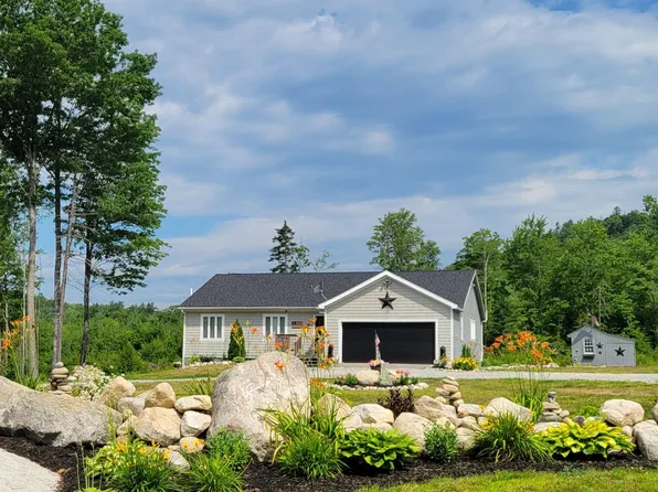 13 Hawk Ridge Road, Harrison, ME 04040