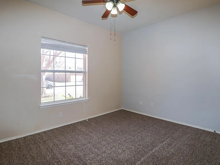 1507 Nightingale Ln — Photo 14