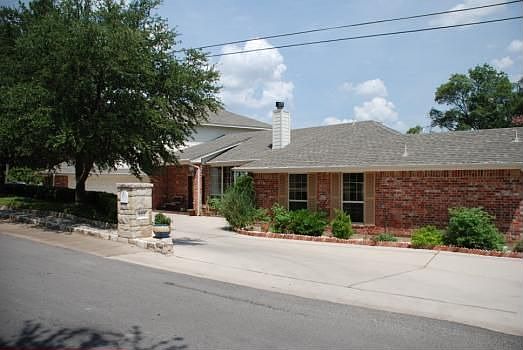 1st image of 207 Peninsula Ct