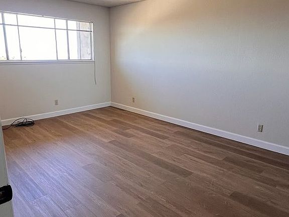 4th image of 661 McClellan Ave APT 5