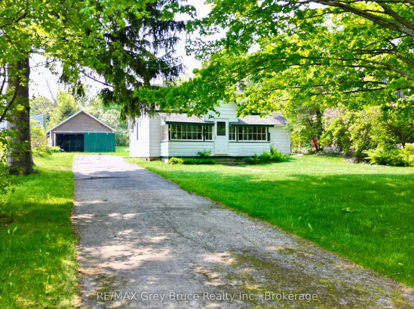 19 Mill St, Northern Bruce Peninsula, ON N0H 1W0