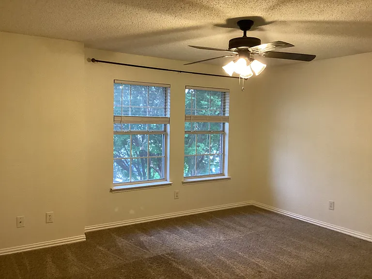 7774 Park Downs Dr — Photo 16