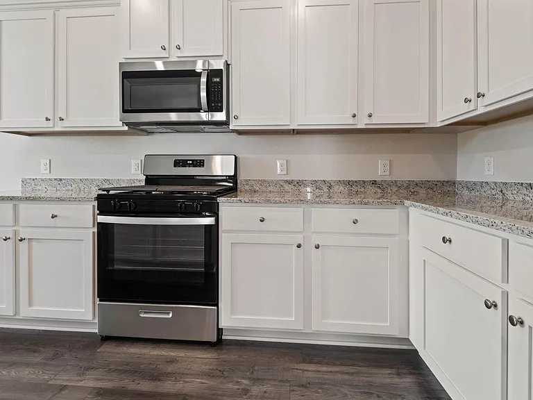 15802 Berry Hill Dr — Photo 9