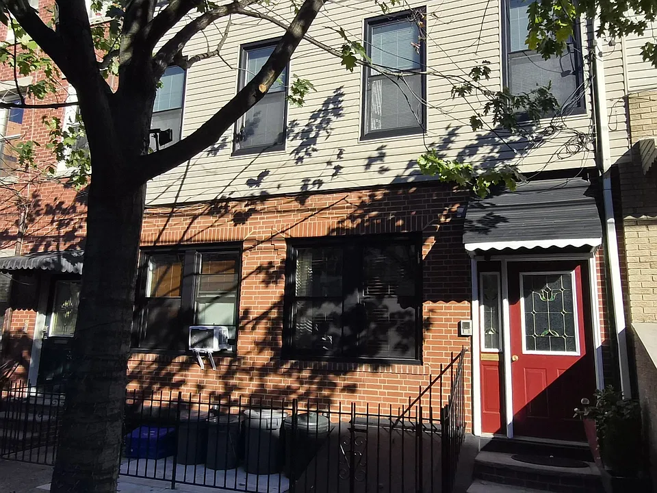 226 Brunswick St #2