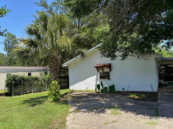 1434 Ridgewood Dr, Lillian, AL 36549