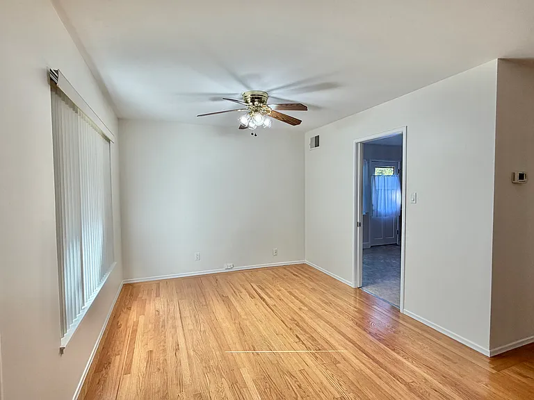 1001 Cambridge Ave — Photo 3