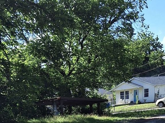 5th image of 110 N Railroad Ave