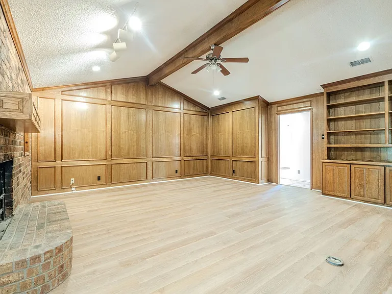 4501 Ridge North Rd — Photo 10