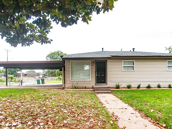 3rd image of 3001 Loma Dr