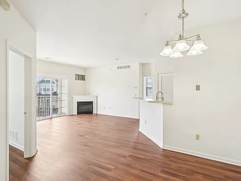Spring Creek Apartments — Photo 94