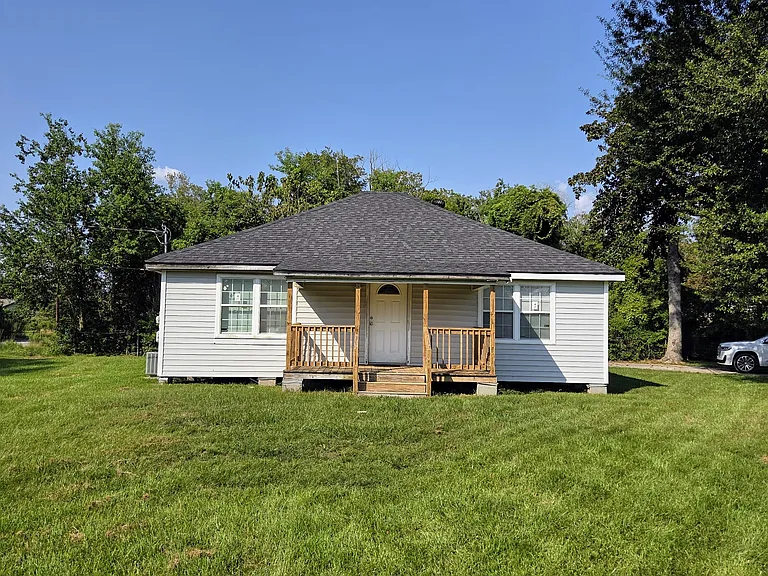1911 Arkansas Ave — Photo 1