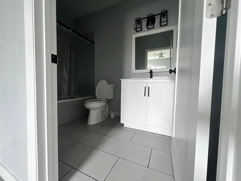 11344 Hatteras St #B12 — Photo 95