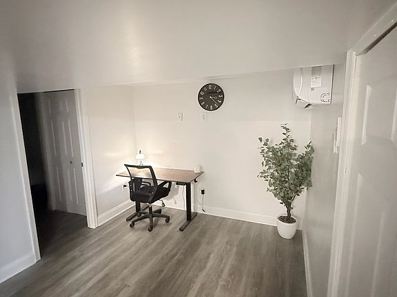 3rd image of 4415 38th St