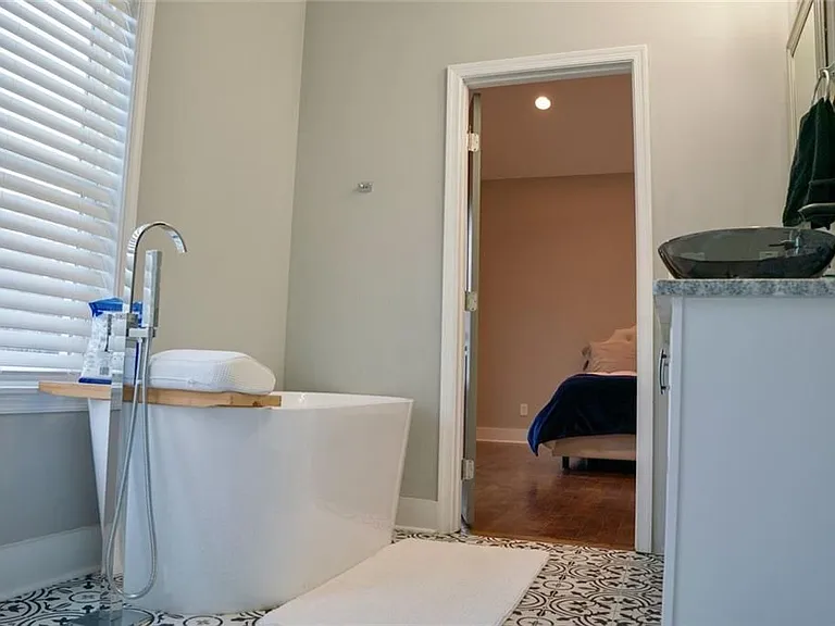 1005 Birch St — Photo 13