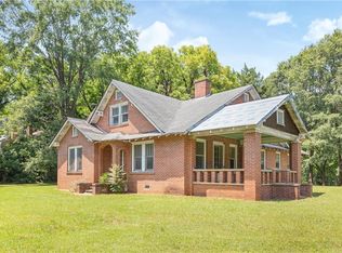 209 Mountain View St, Westminster, SC 29693