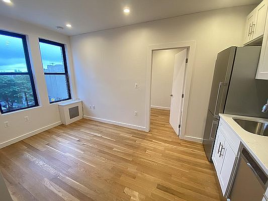 1st image of 304 10th St #298-24