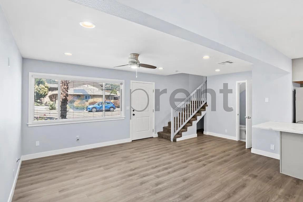 2 bed, 1.5 bath, 1450 sqft, $3,000 — Photo 2