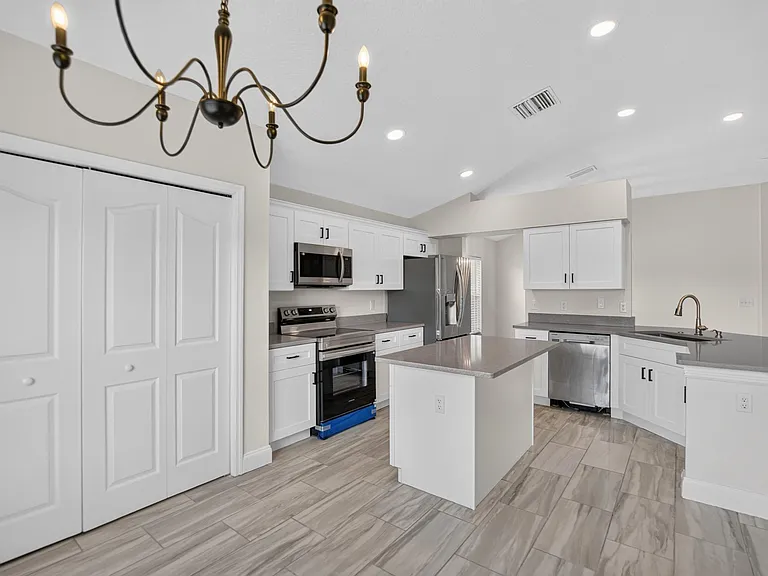 1434 Hatcher Loop Dr — Photo 3