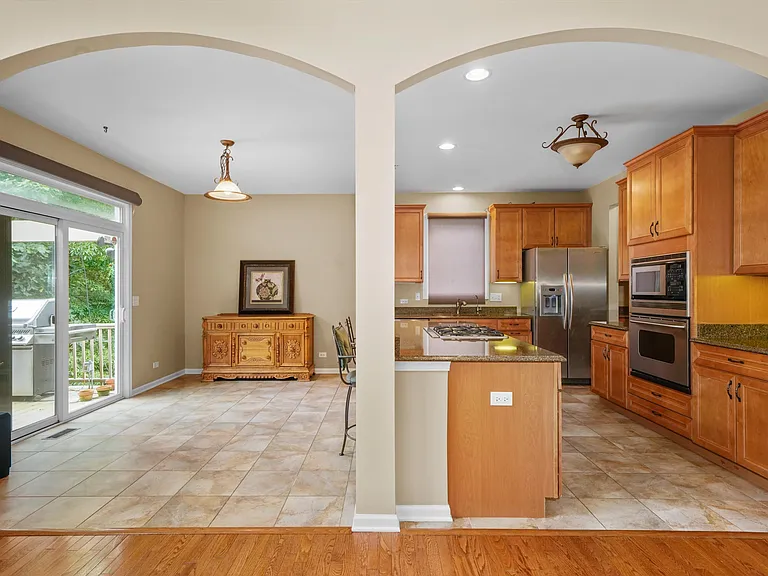 5670 Brentwood Dr — Photo 23