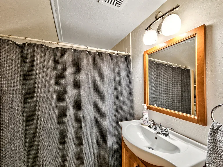 1640 Apache Ave — Photo 19