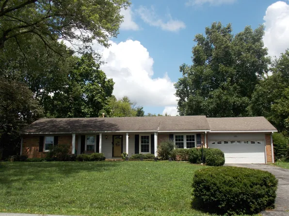 121 Laurel Way, Versailles, KY 40383