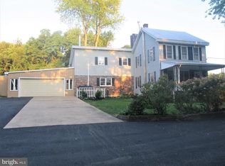 84 Chapel Hill Rd, Sinking Spring, PA 19608