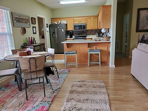 4th image of 127 Westoak Pl