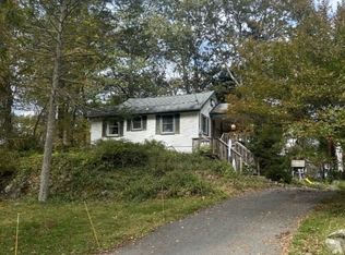 18 Ravine Dr, Newton, NJ 07860