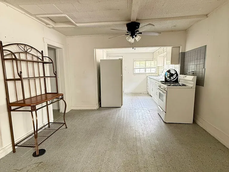 1610 SW Clay St — Photo 9