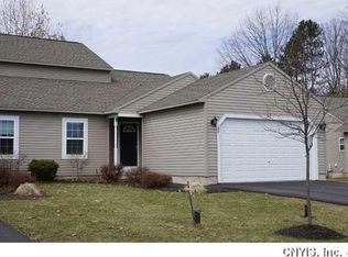 182 Slindes Woods Cir, North Syracuse, NY 13212