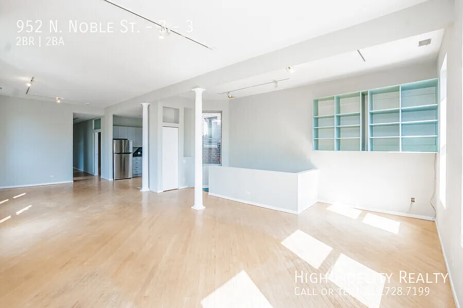 Building Photo - 952 N Noble St #3