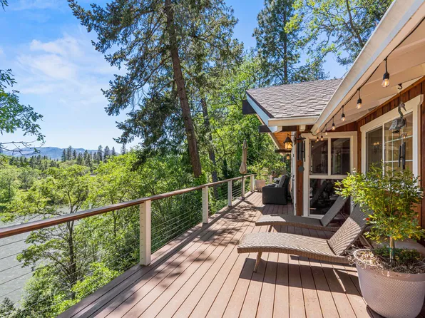 13575 Highway 234, Gold Hill, OR 97525