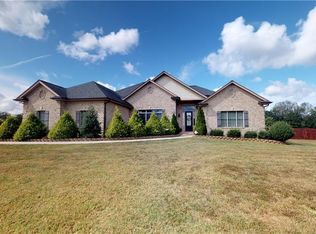 166 Deerwood Dr, Lexington, NC 27295